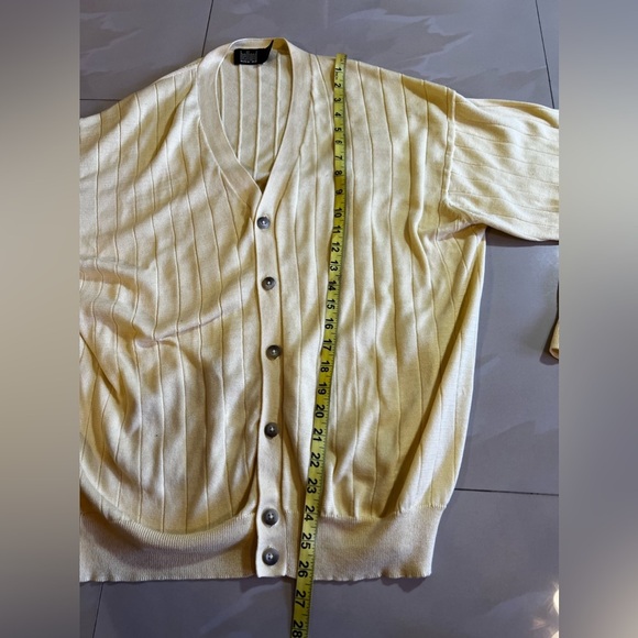 BELFORD Long Sleeve V-neck Ivory Tunic Sweater Knit Top Size L buttons  yellow - Picture 10 of 16